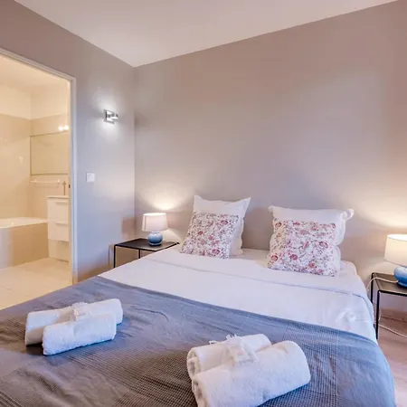 Apartment La Badine For 4 By Sunset *