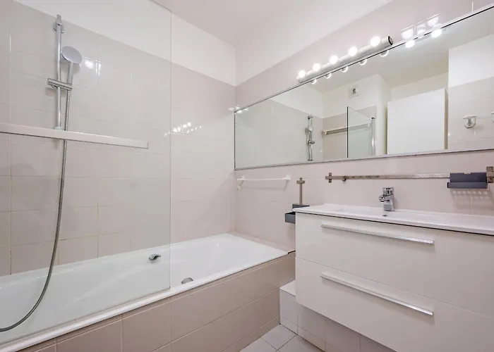 La Badine Airco Pool For 4 By Sunset Appartement *