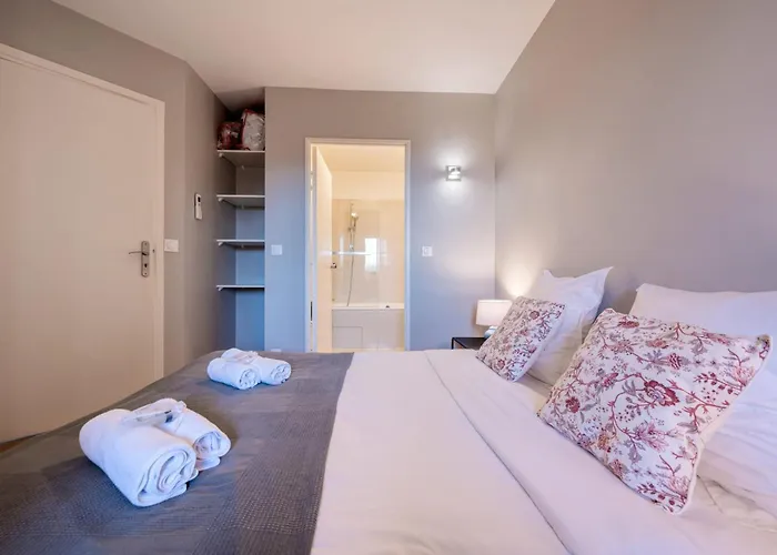 La Badine Airco Pool For 4 By Sunset Antibes