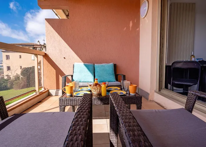 La Badine Airco Pool For 4 By Sunset Appartement