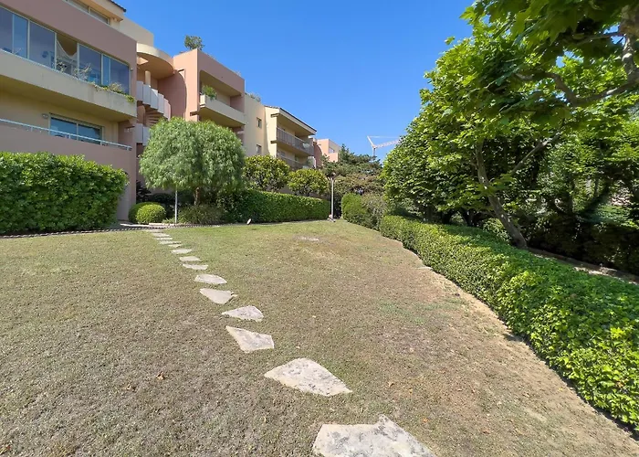 La Badine Airco Pool For 4 By Sunset *