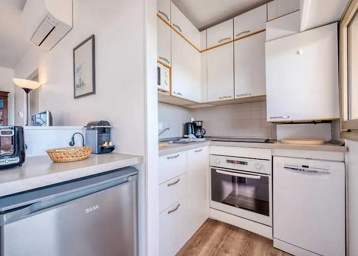 Apartment La Badine Airco Pool For 4 By Sunset